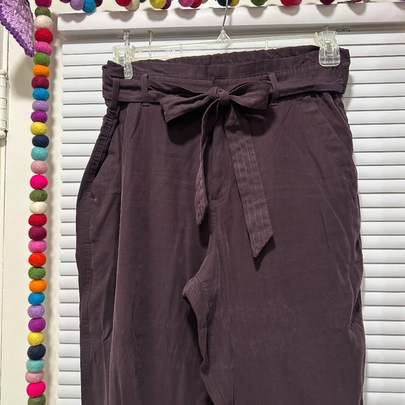 Old navy paper bag pants - Picture 2 of 7